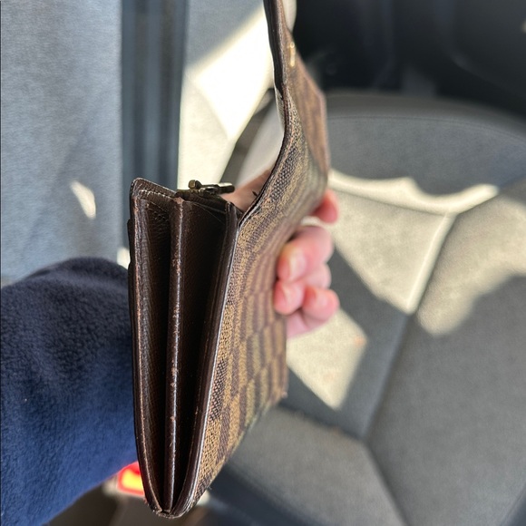 Authentic Louis Vuitton Damier Portefeuille Sarah Wallet - Picture 6 of 17